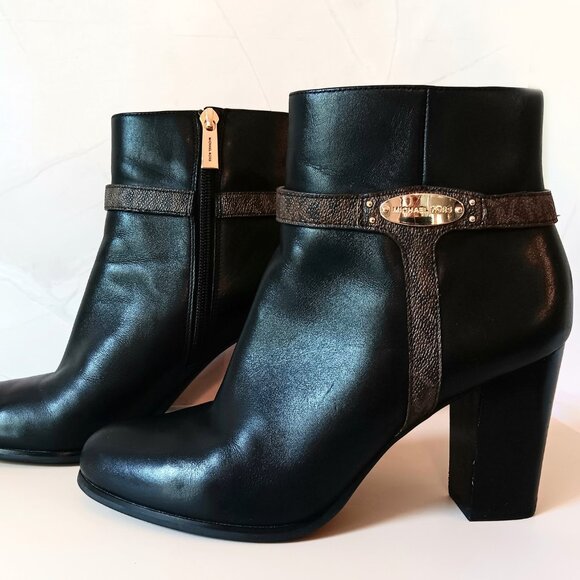 LIKE NEW 💎 MICHAEL KORS BLACK LEATHER SIDE ZIP ANKLE BOOTS SIZE 8 ~ AWESOME! - Picture 3 of 9